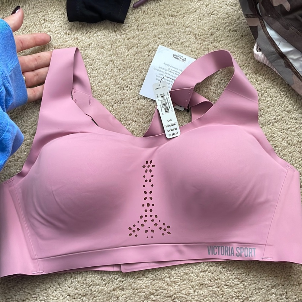 NWT VS sports bra